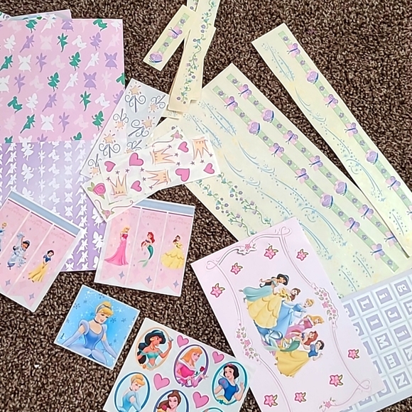 15 Disney Scrapbook Pieces - Picture 1 of 4
